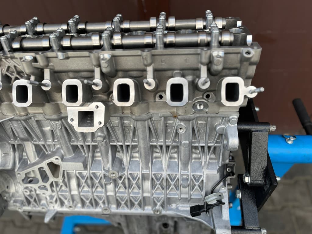 Moteur 306D5 — vue 2