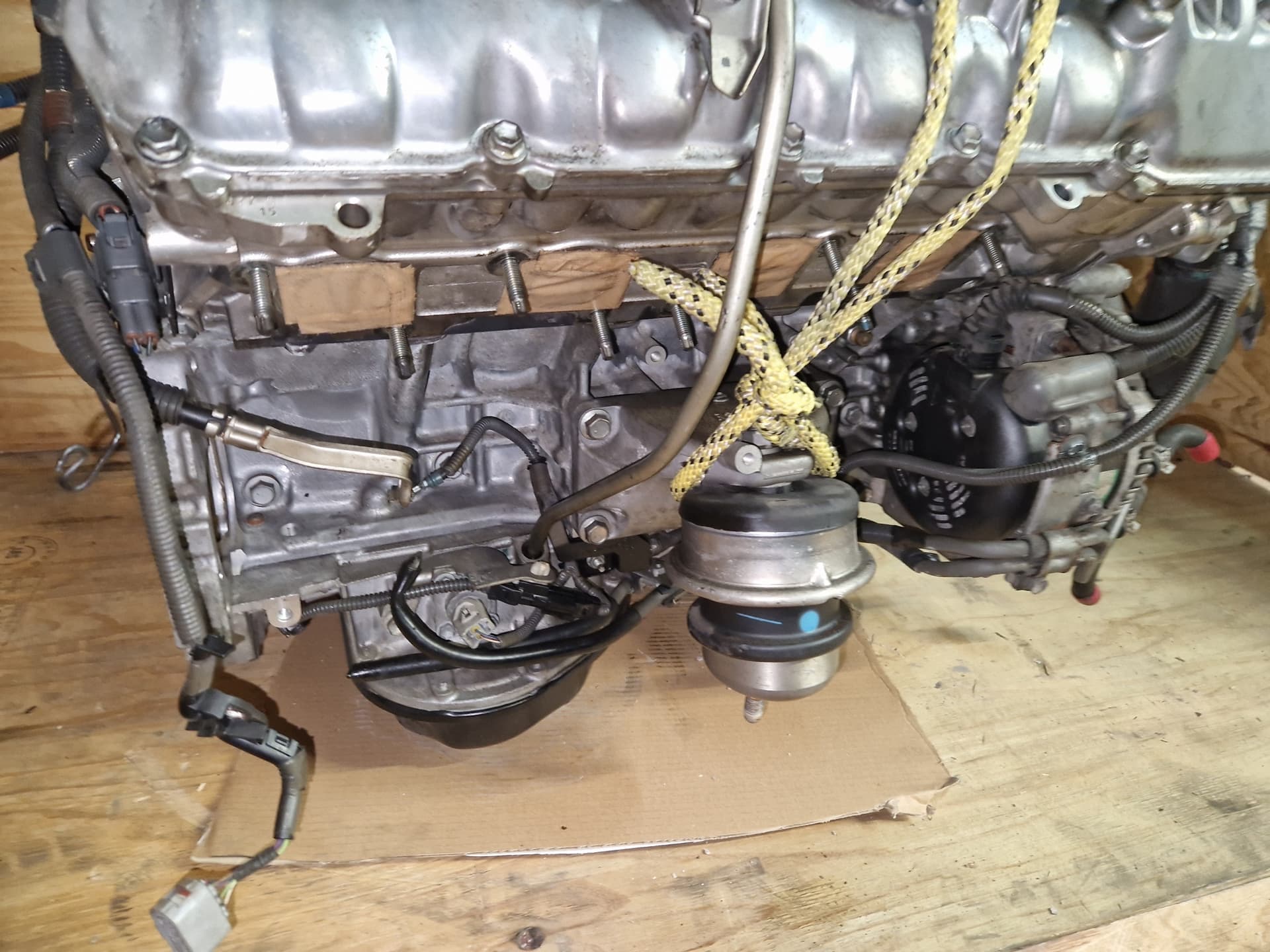 Moteur 2UR-GSE — vue 9