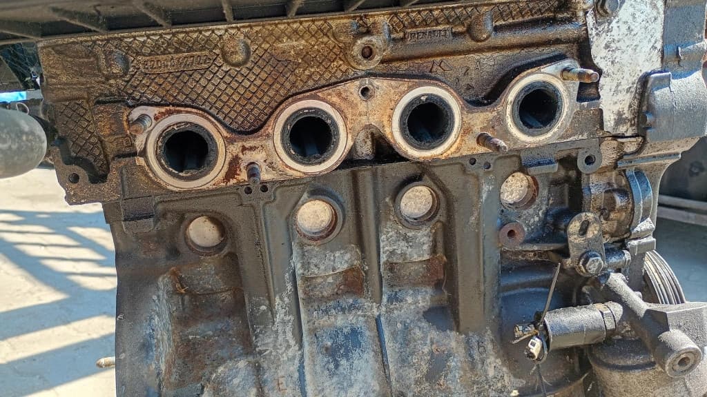 Moteur D4F 764 — vue 4