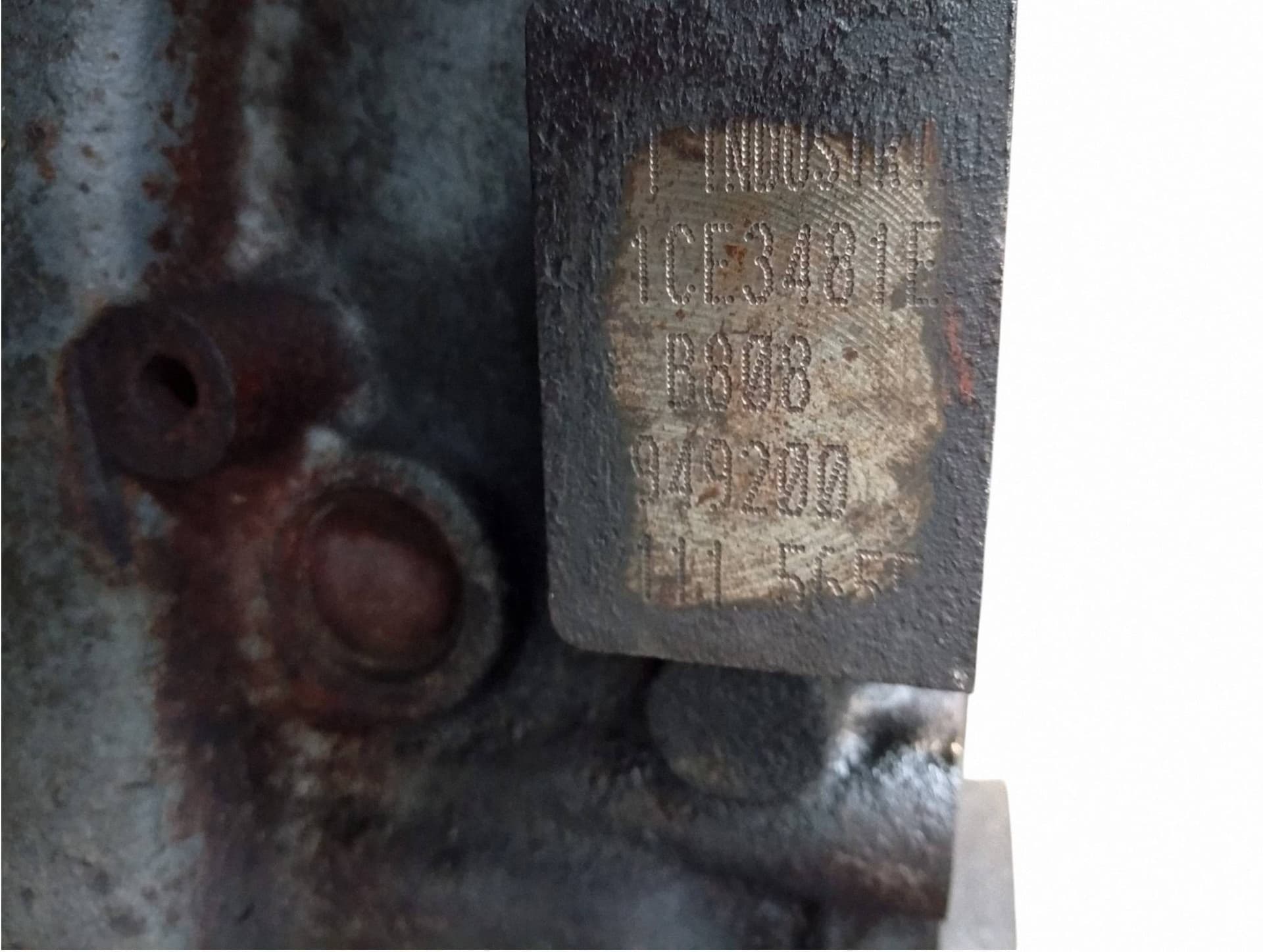 Moteur F1CE3481E — vue 3