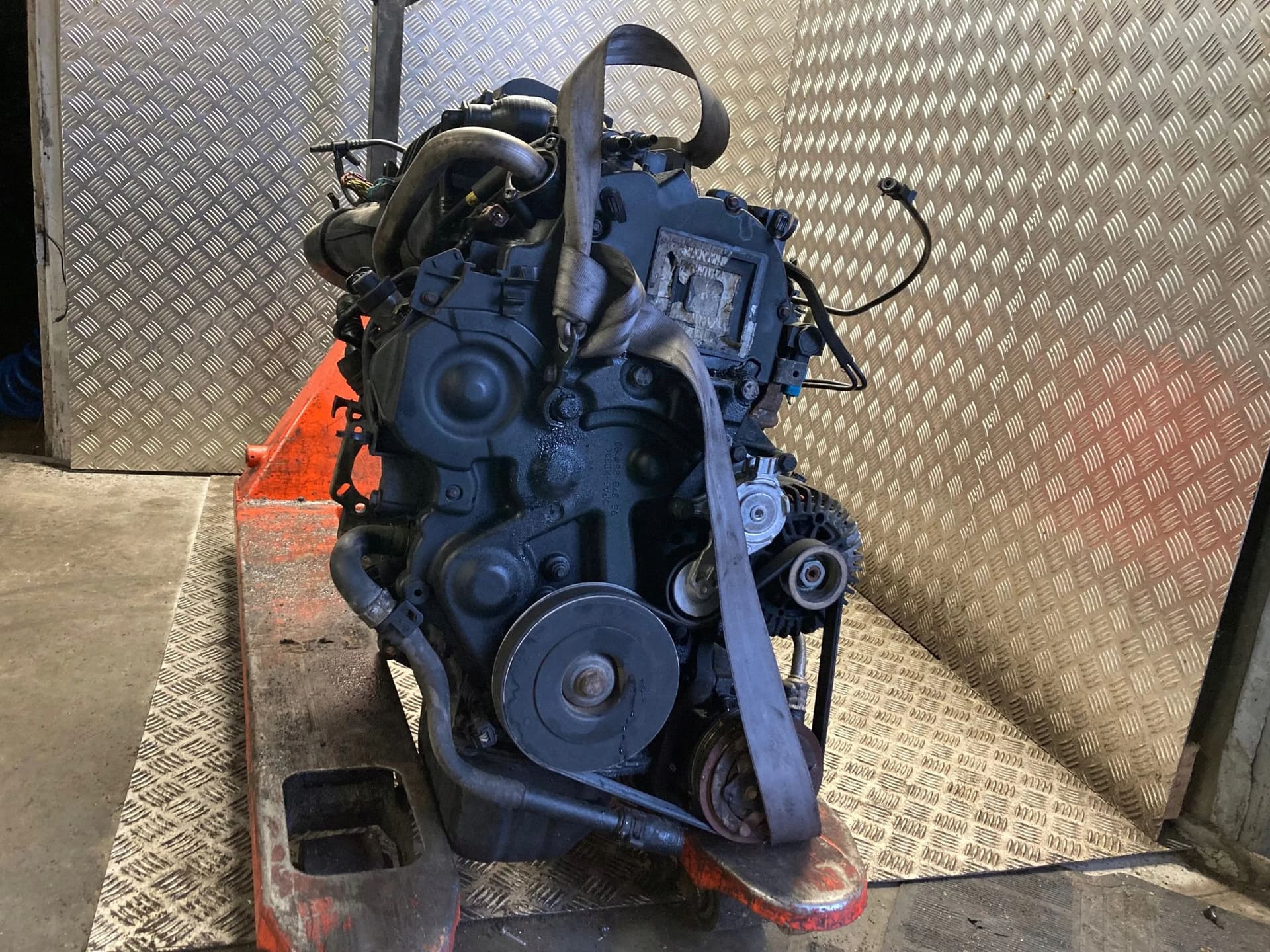 Moteur 8HZ (DV4TD) — vue 14
