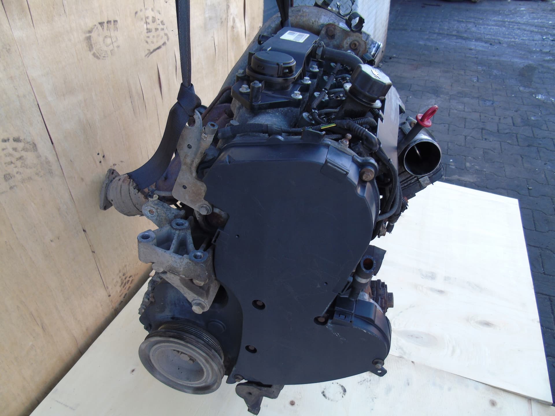 Moteur F1AE0481D — vue 3