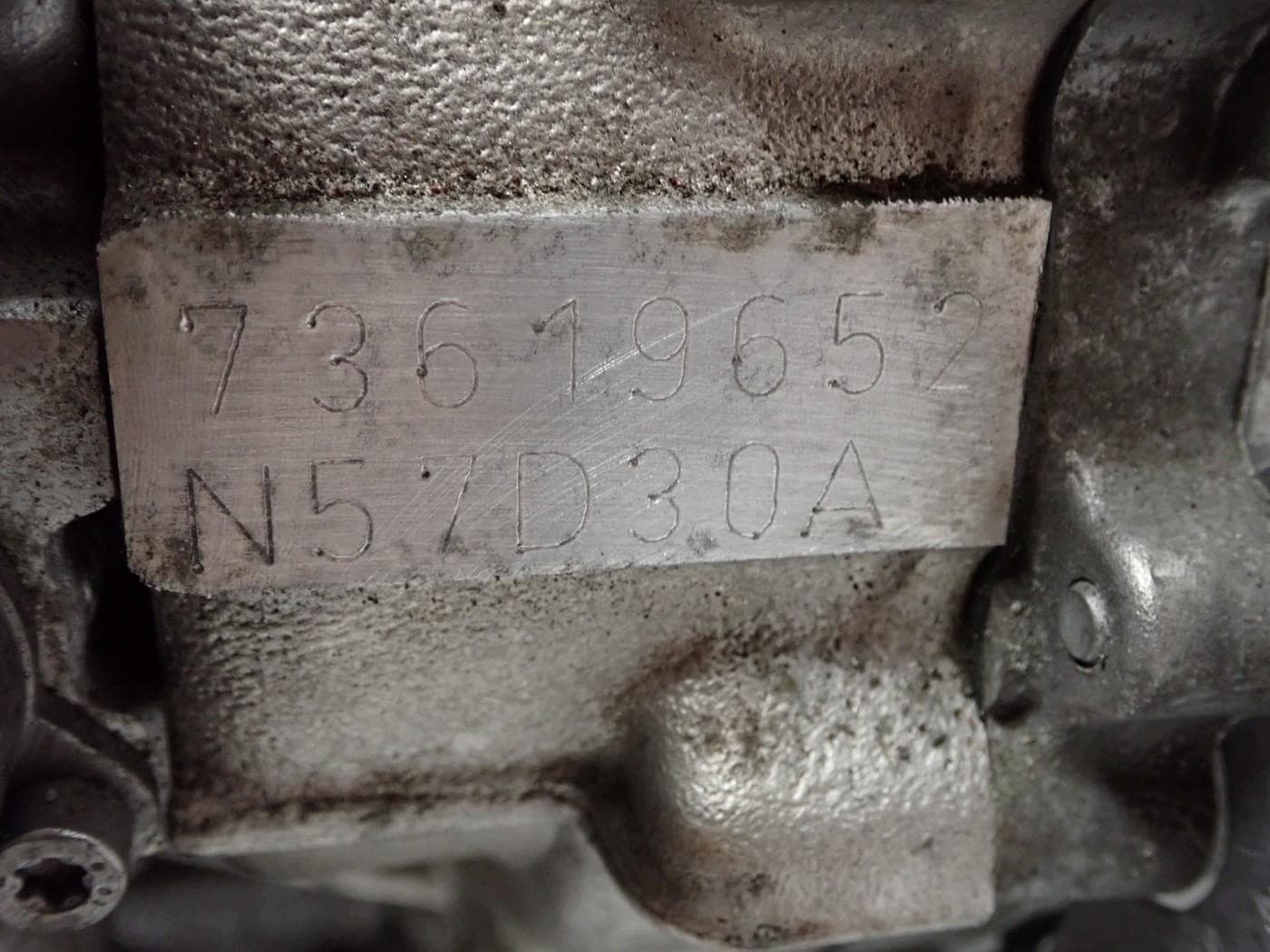 Moteur N57 D30 A — vue 9
