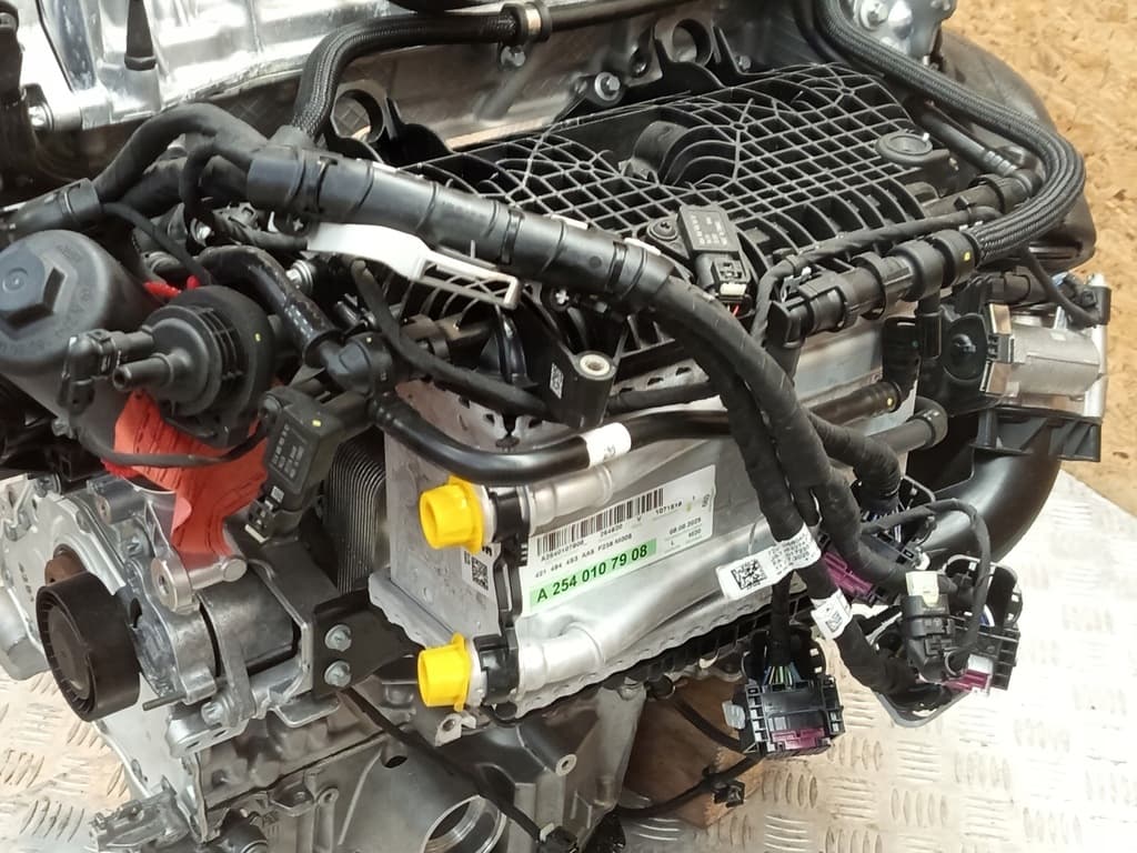 Moteur M 254.920 — vue 4