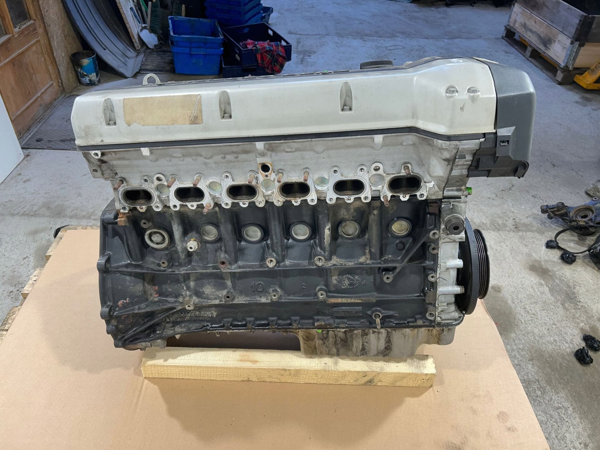 Moteur M 104.981 — vue 6
