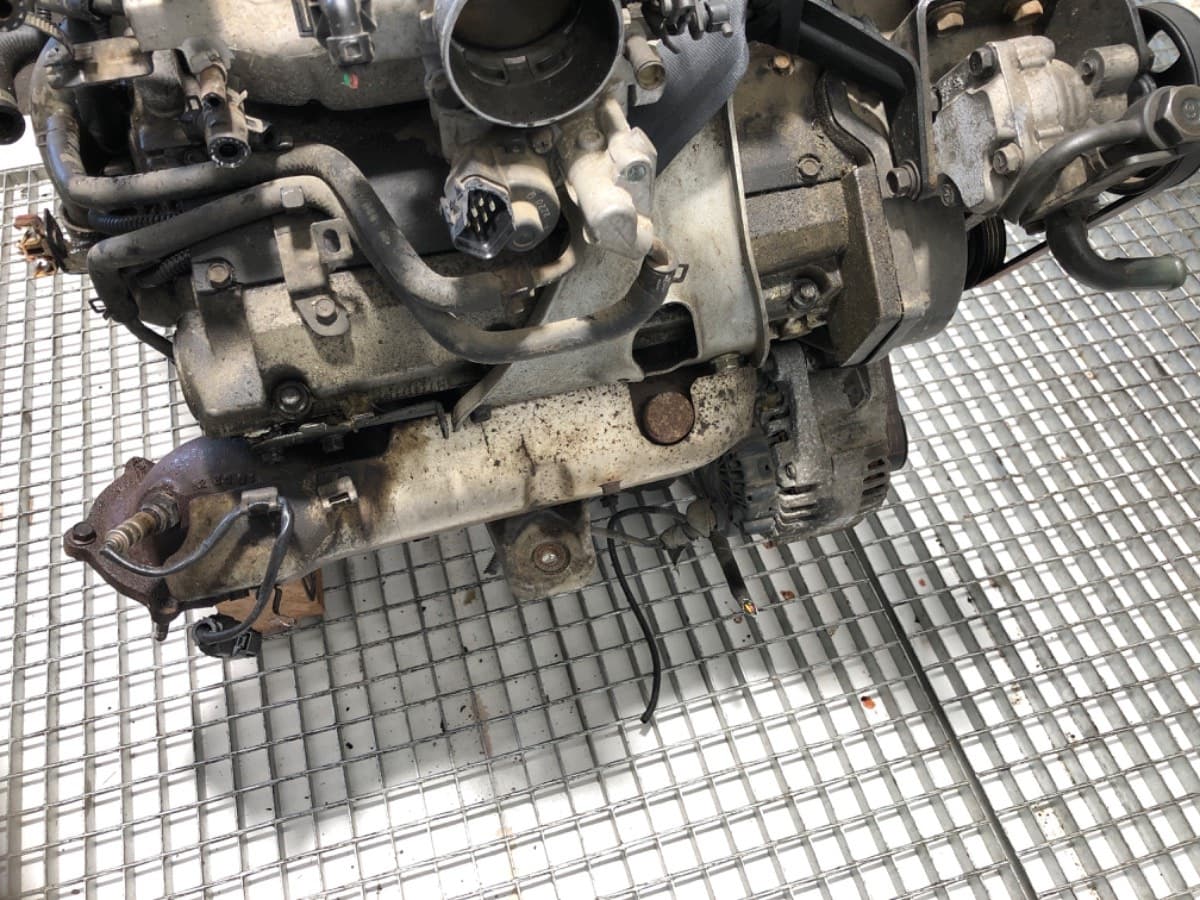Moteur G6CU — vue 5