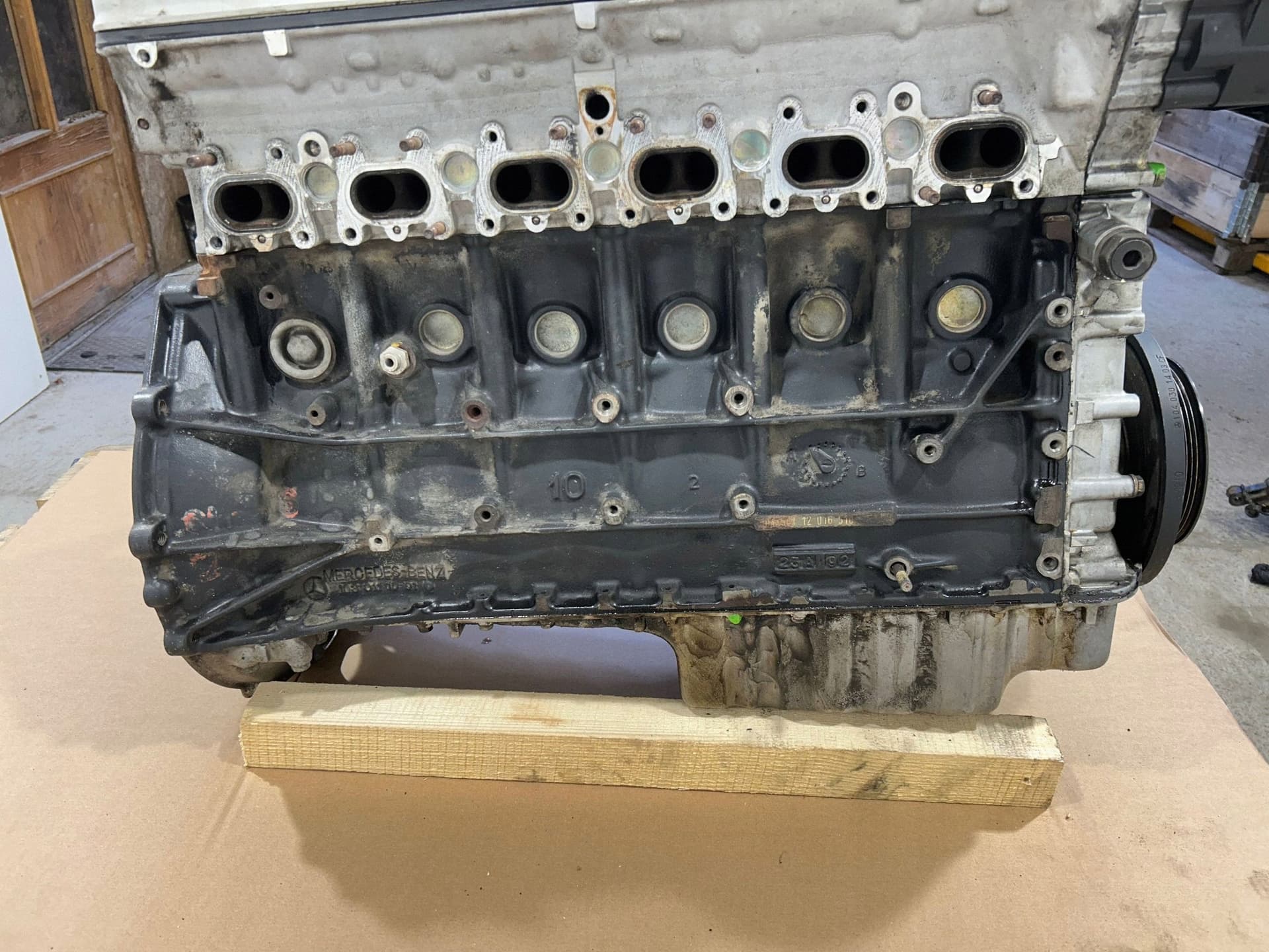 Moteur M 104.981 — vue 10