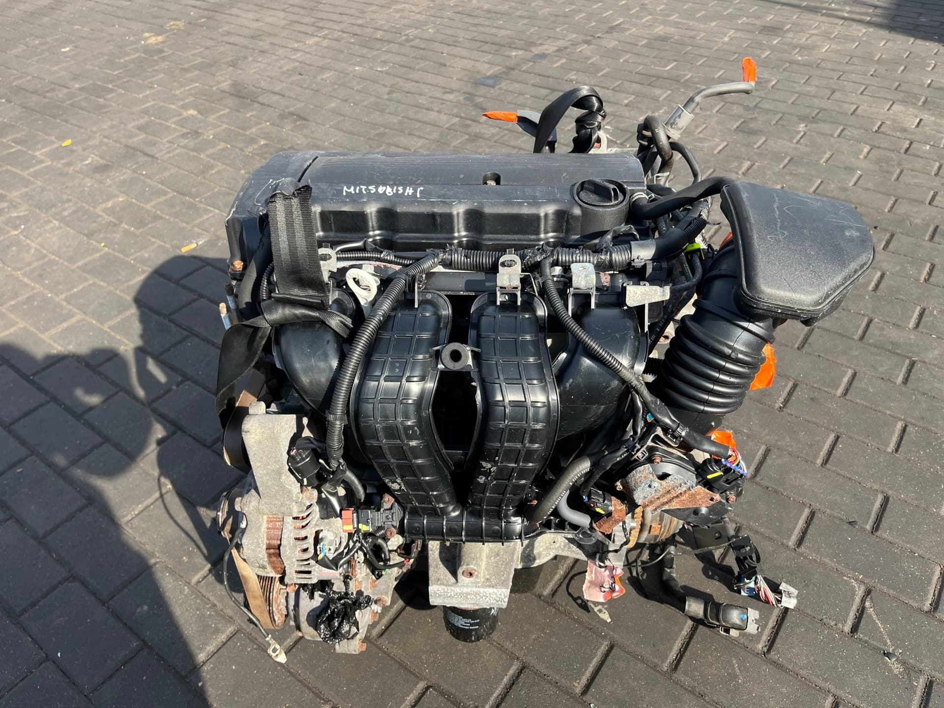 Moteur 4B12 — vue 8