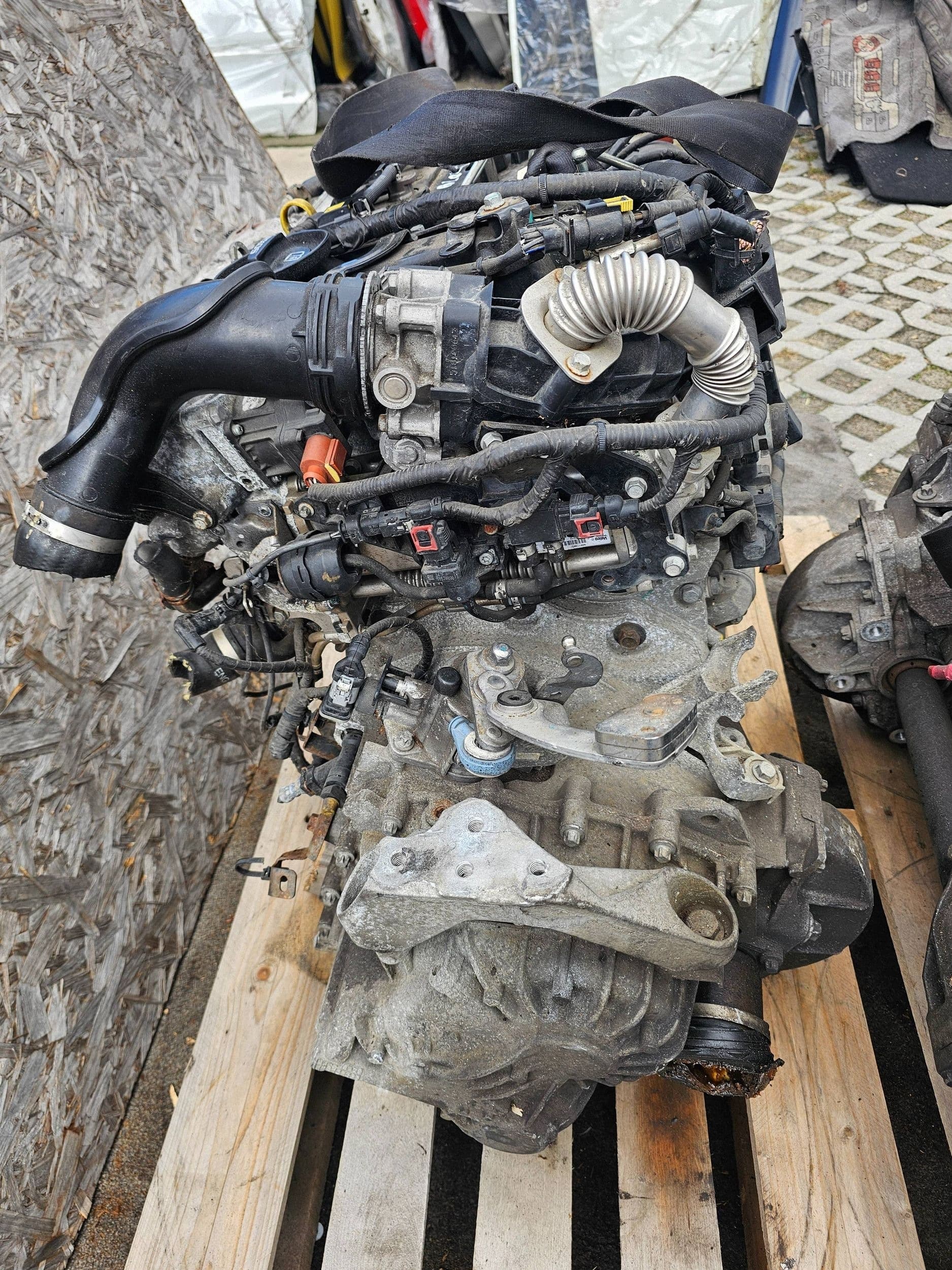 Moteur B 16 DTH — vue 2