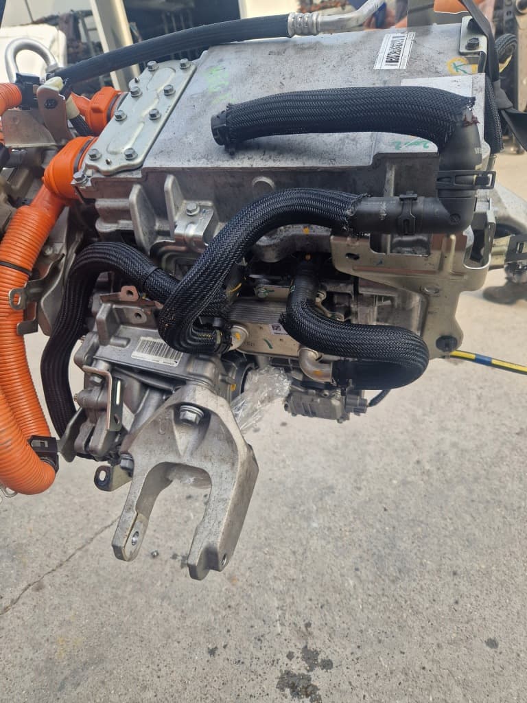 Moteur 6AM 402 - Image 1