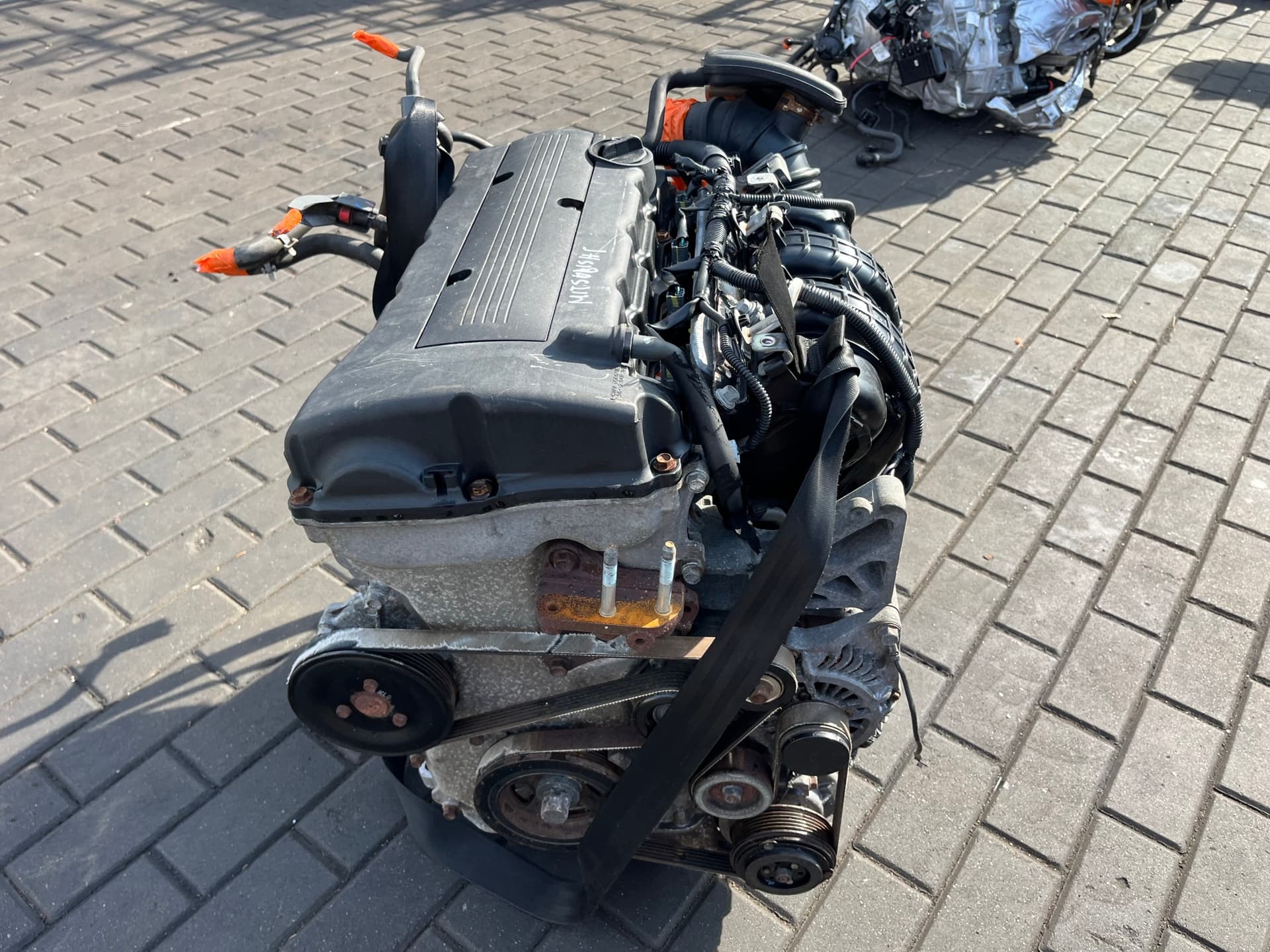 Moteur 4B12 — vue 4