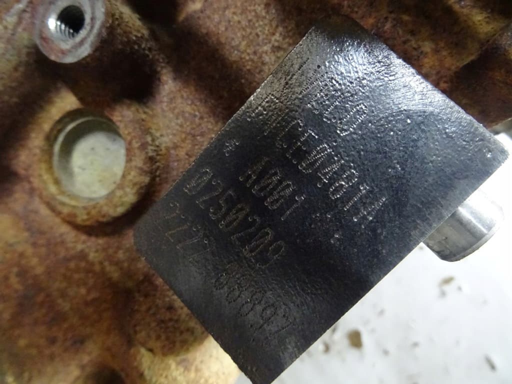 Moteur F1CE0481A — vue 4