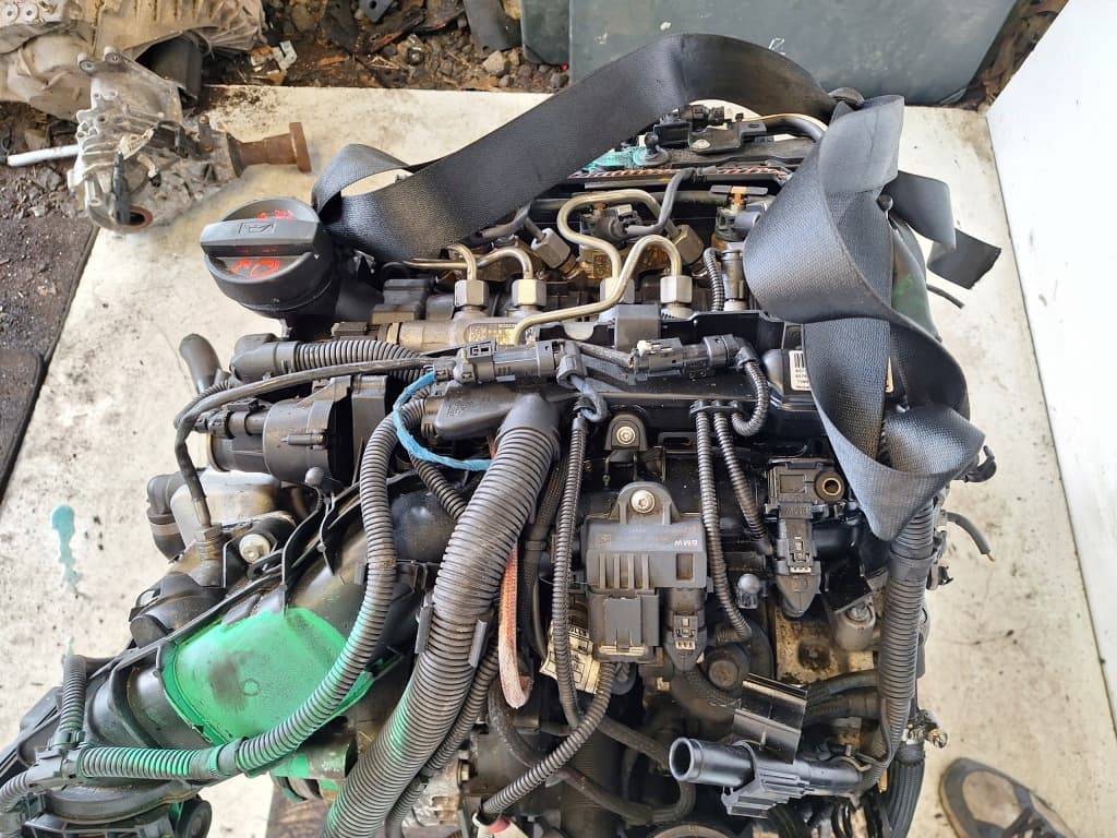 Moteur B37 D15 A — vue 6