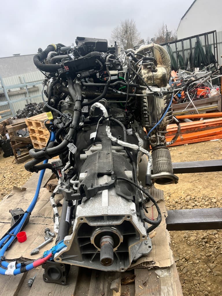 Moteur 204DTY — vue 2
