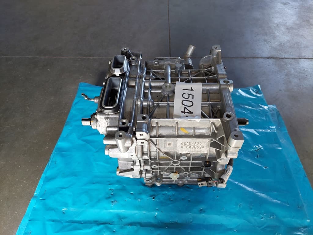 Moteur 6AM 402 - Image 1