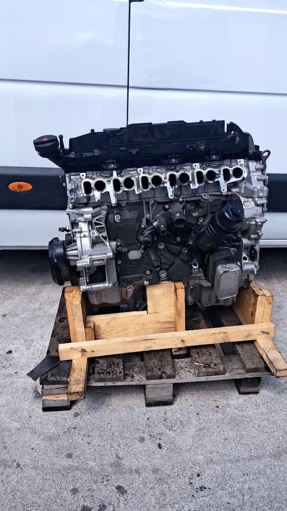 Moteur B57 D30 C — vue 2