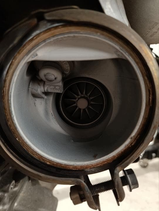 Moteur B 4204 T28 — vue 8