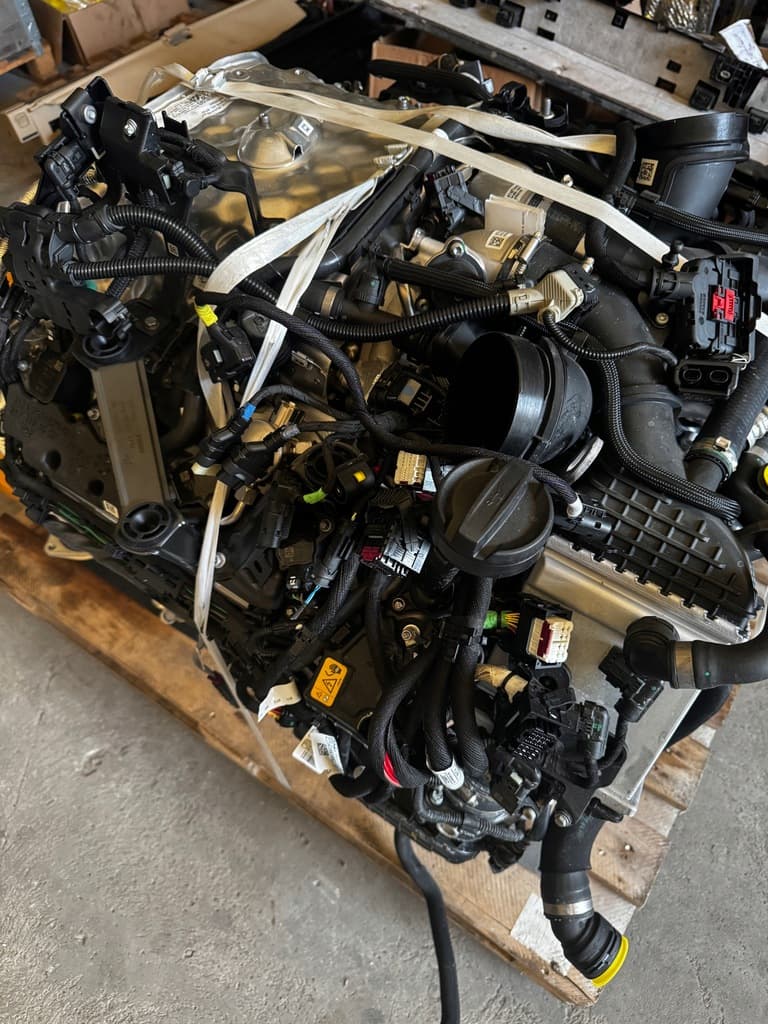 Moteur S68 B44 A — vue 3