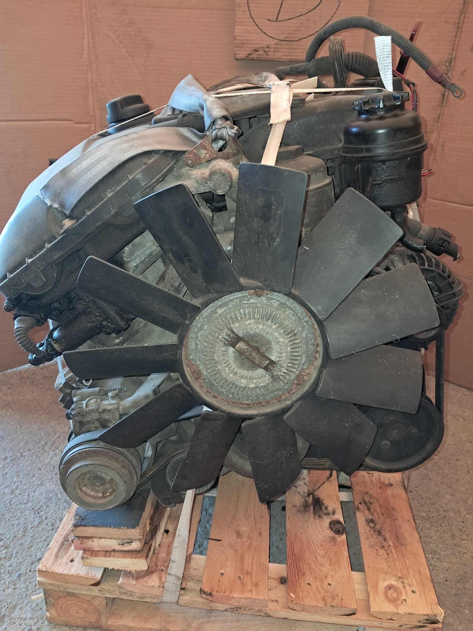 Moteur M54 B30 (306S3) — vue 4