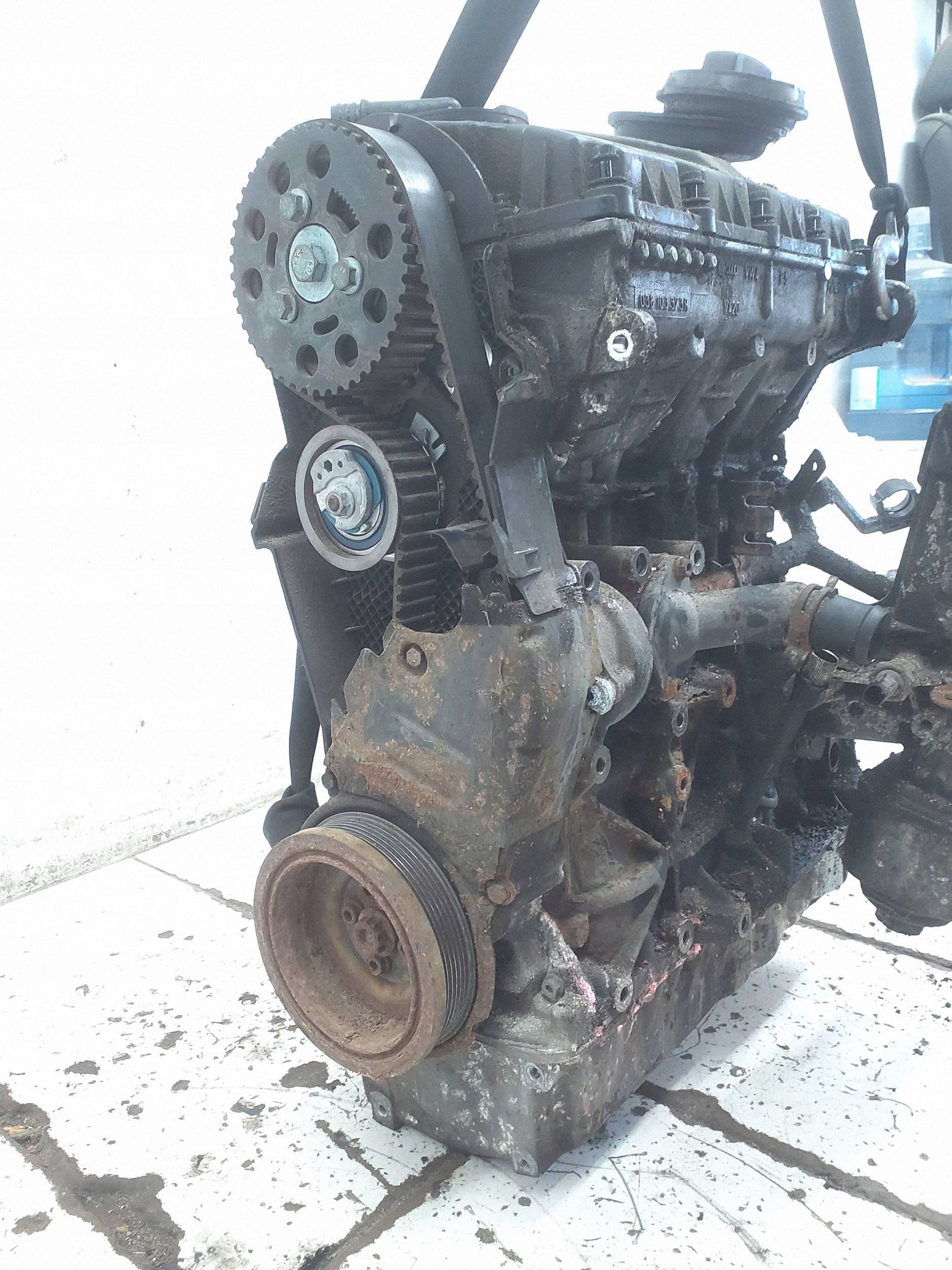 Moteur AUY — vue 3