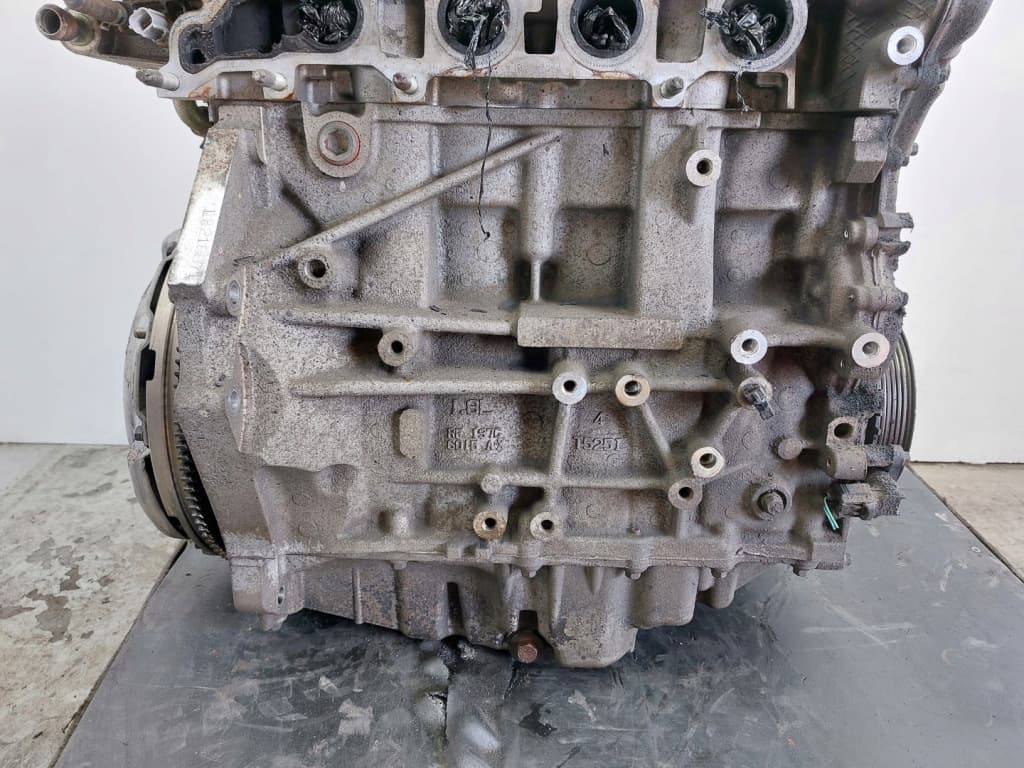 Moteur L8-DE — vue 7