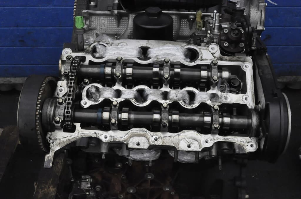 Moteur 306DT(TDV6) — vue 2