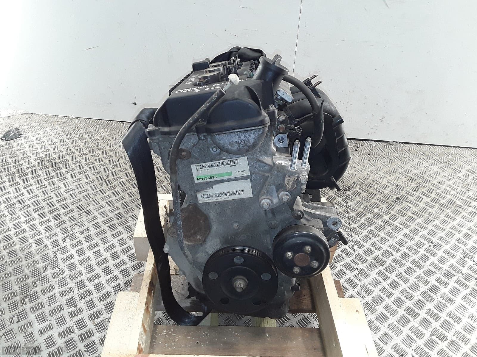 Moteur 4A90 — vue 3