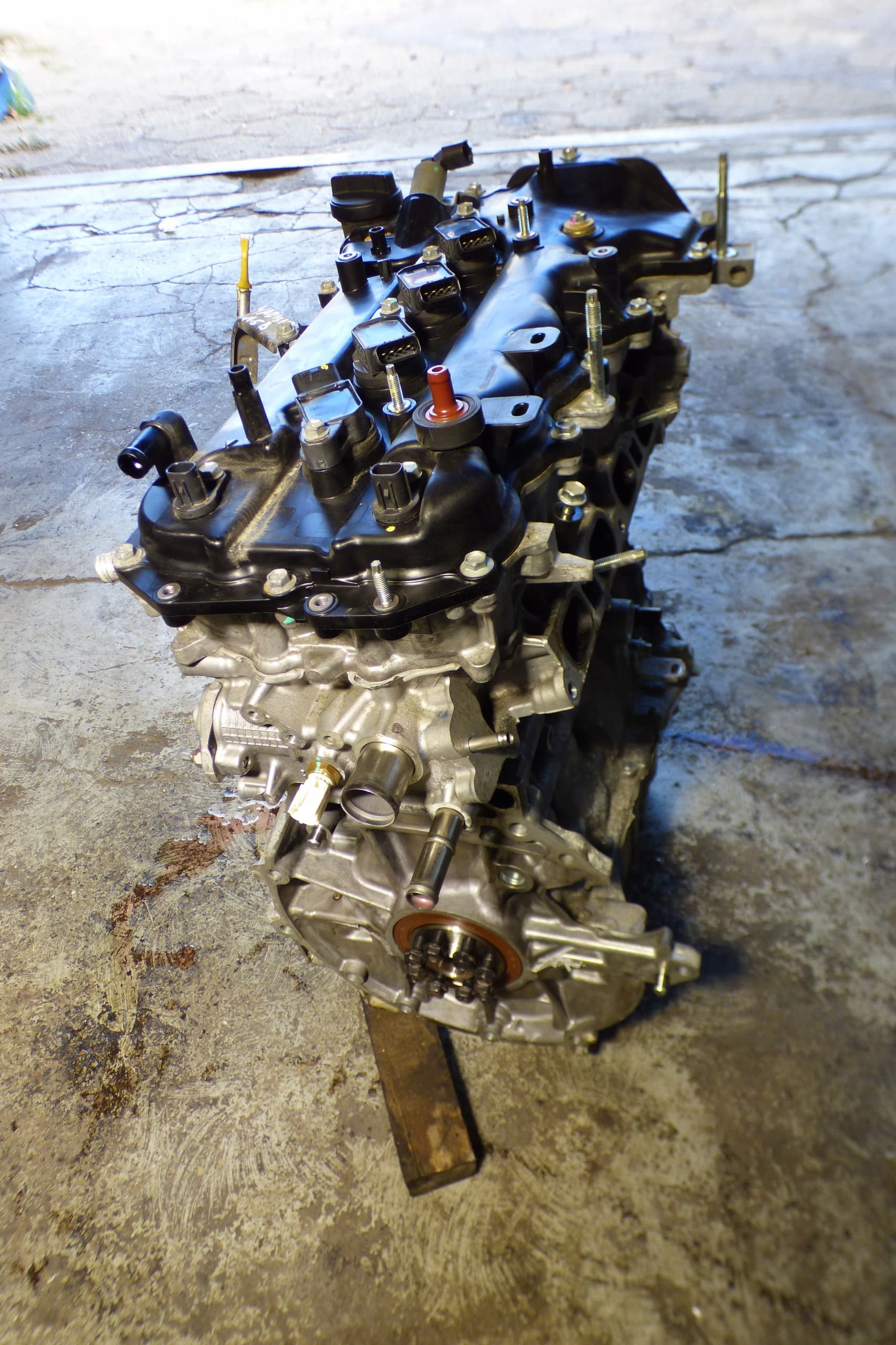 Moteur 2NR-FKE — vue 2