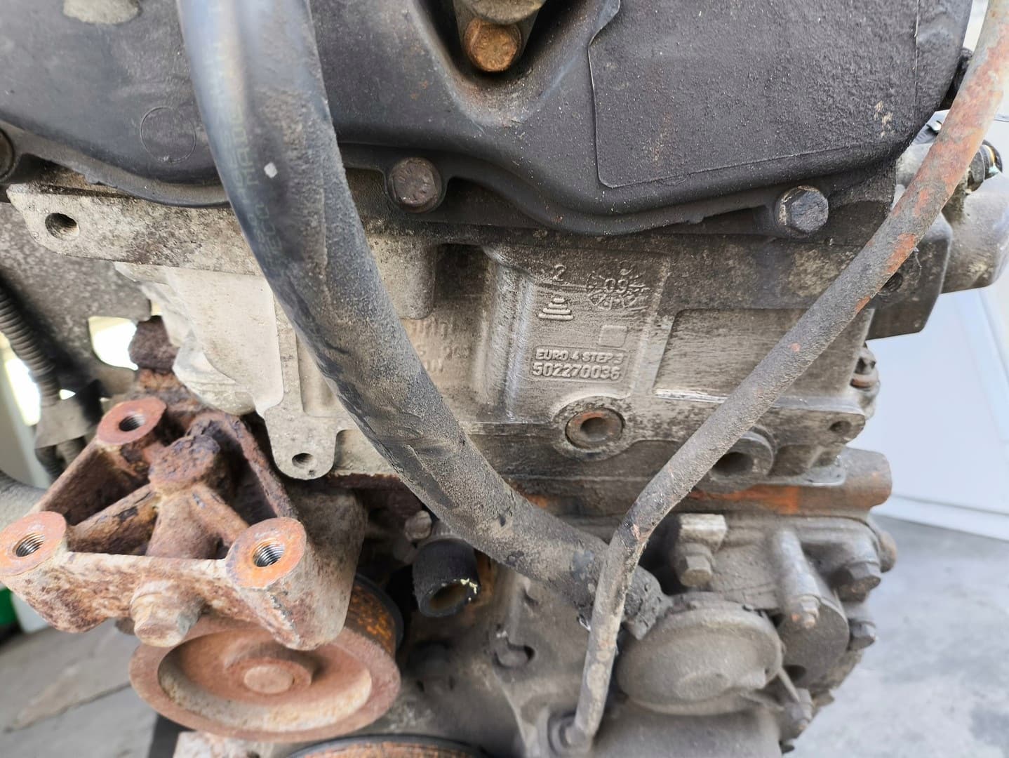 Moteur F1CE0481D (F30DT) — vue 11