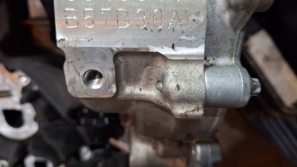 Moteur B57 D30 A — vue 4