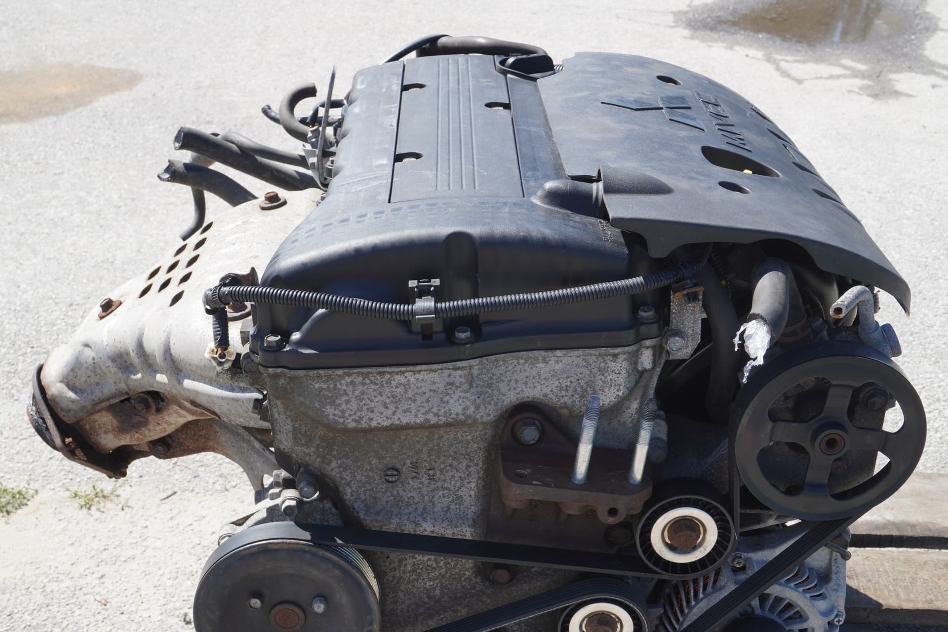 Moteur 4B10 — vue 6