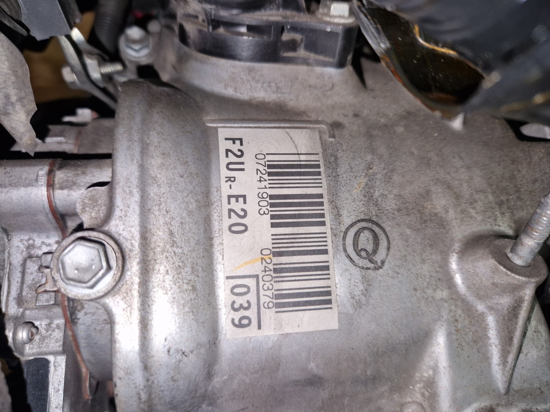Moteur 2UR-GSE — vue 6