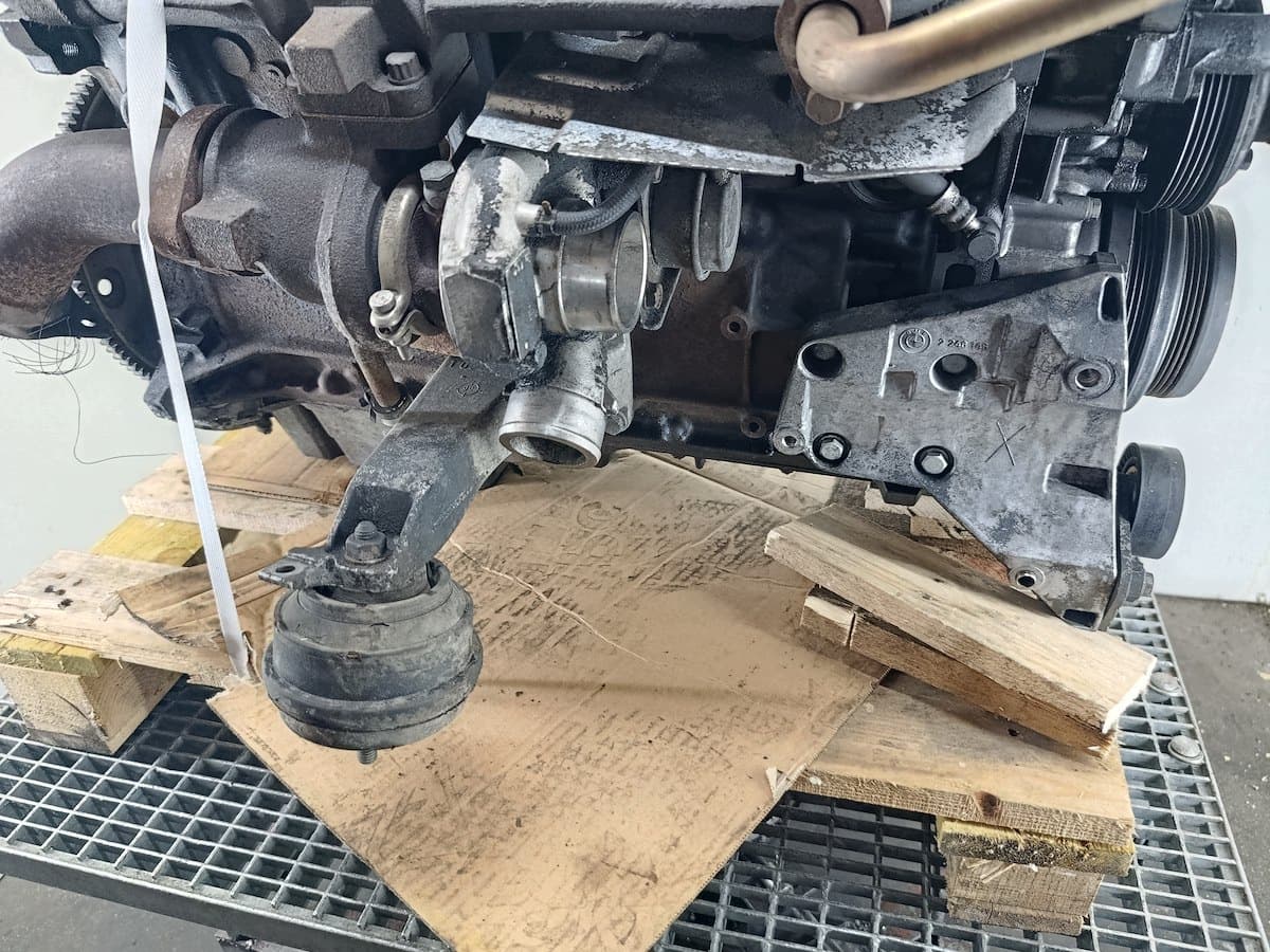 Moteur M51 D25 (256T1) — vue 5