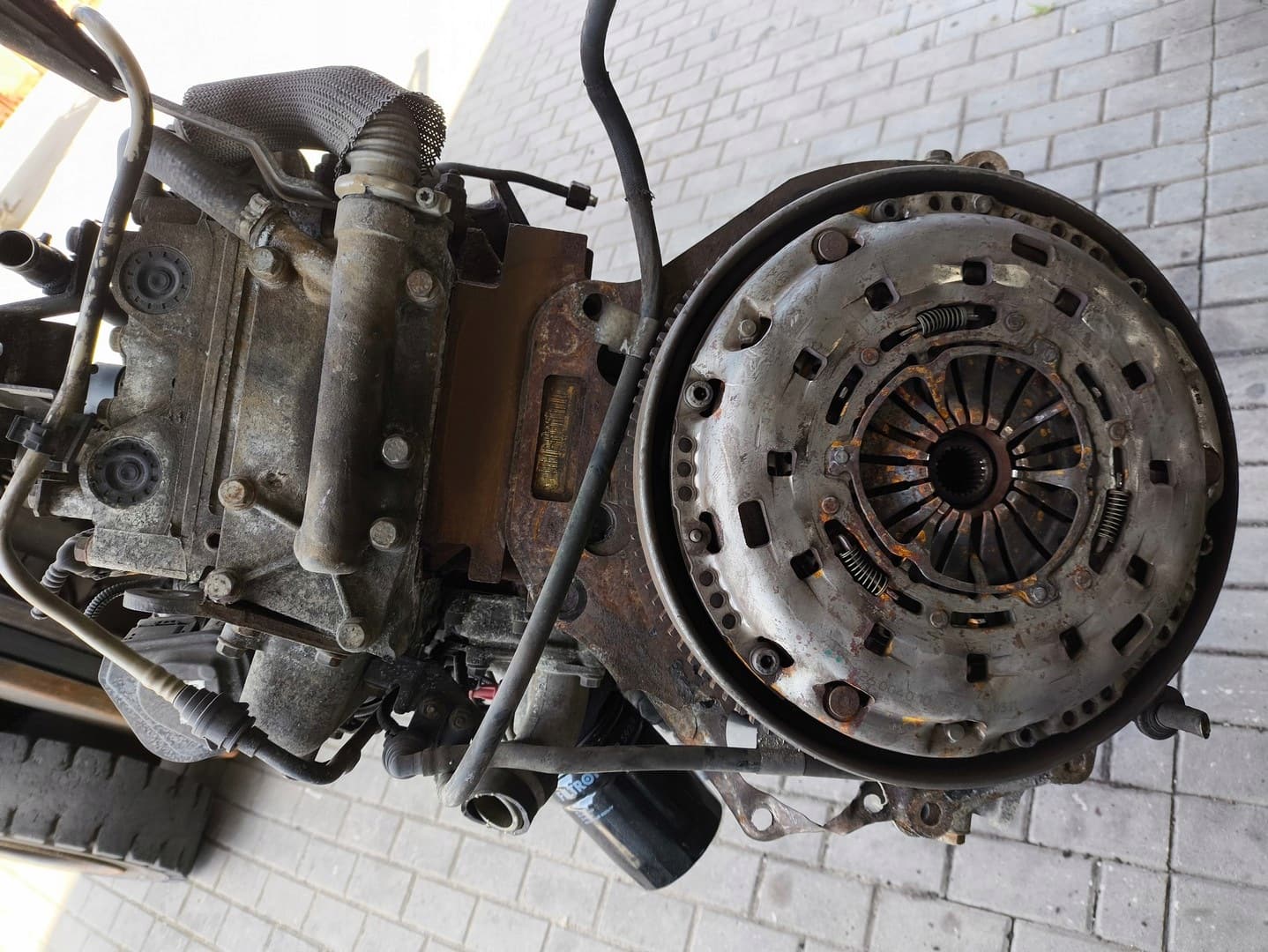 Moteur F1CE0481D (F30DT) — vue 5