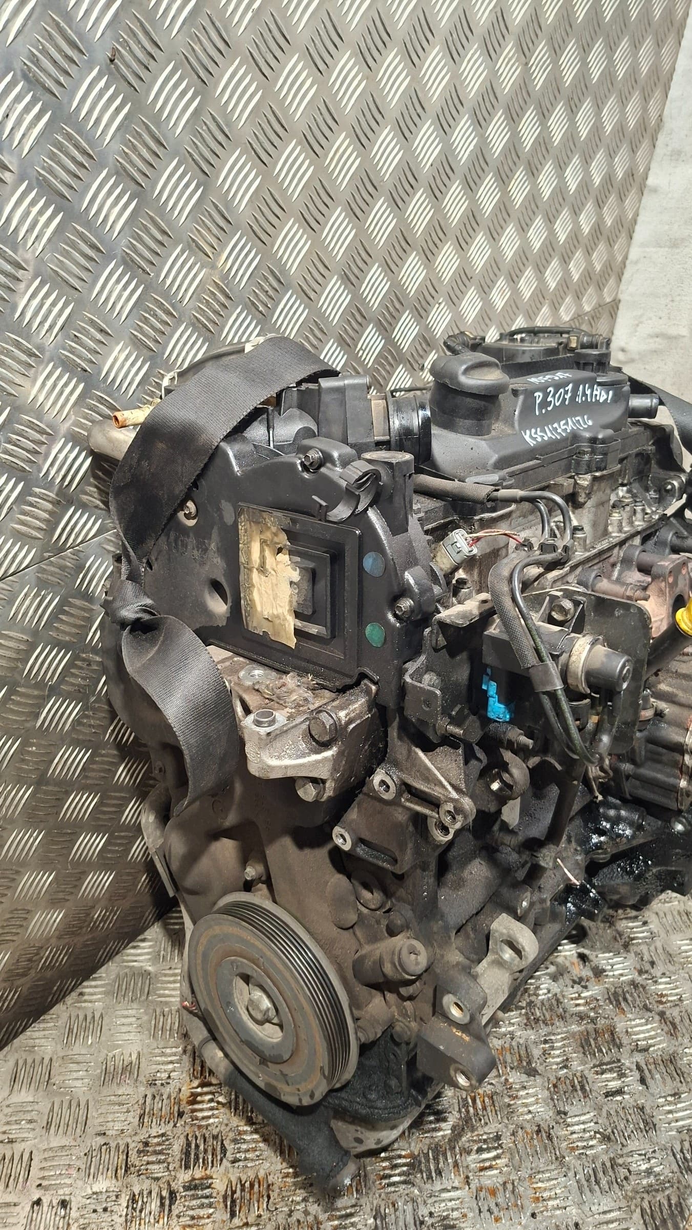 Moteur 8HZ (DV4TD) — vue 2