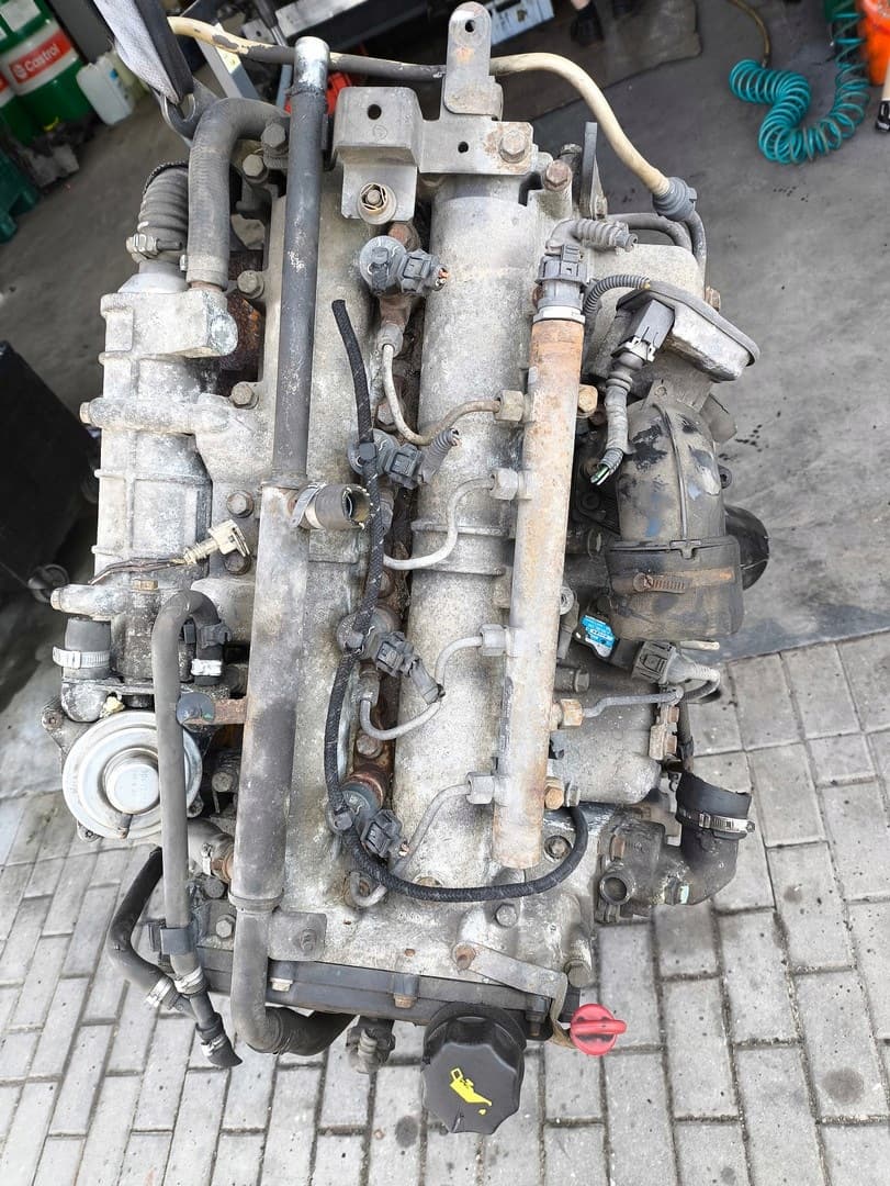 Moteur F1CE0481D (F30DT) — vue 2