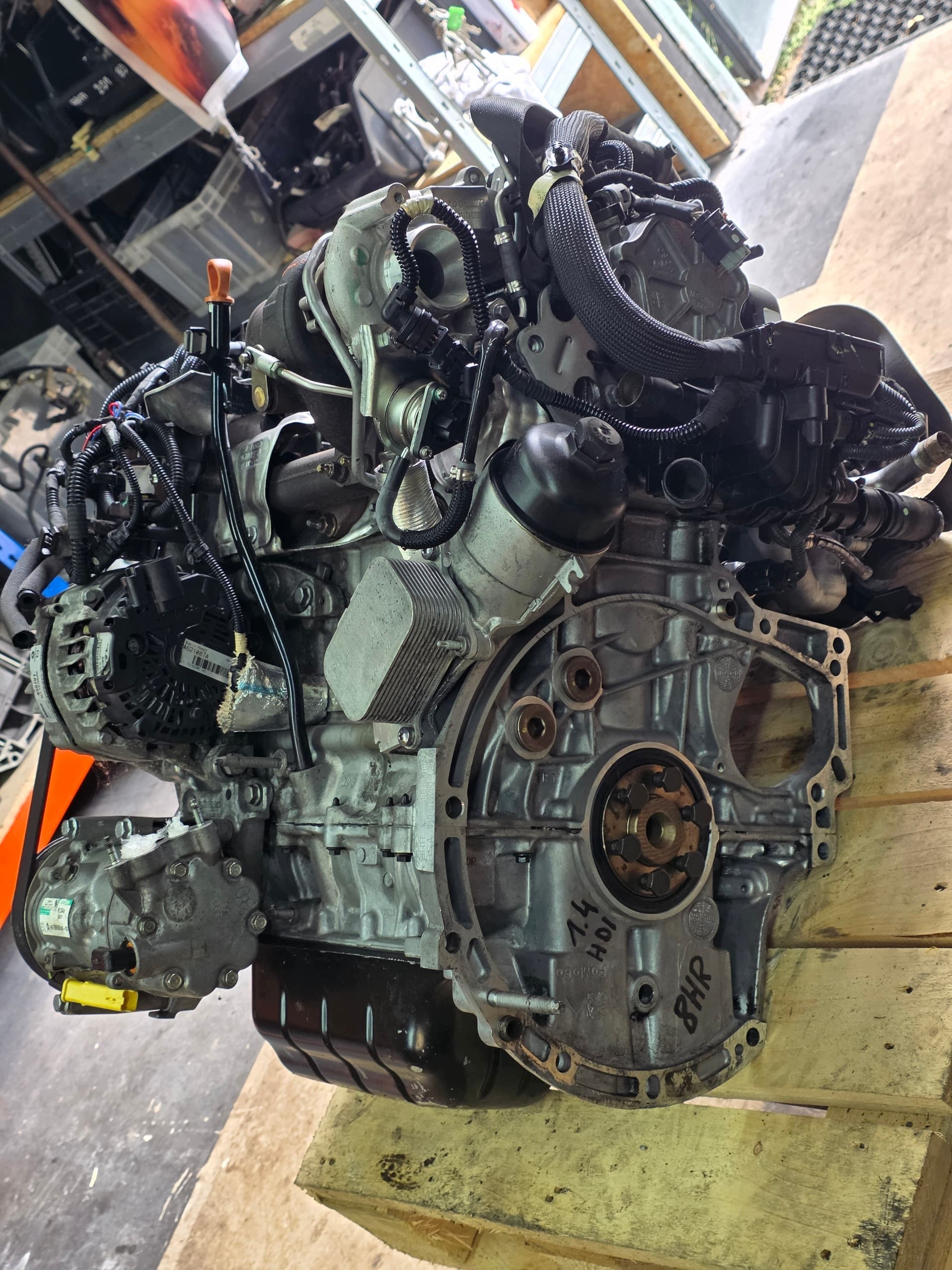 Moteur 8HT (DV4TD) - Image 1