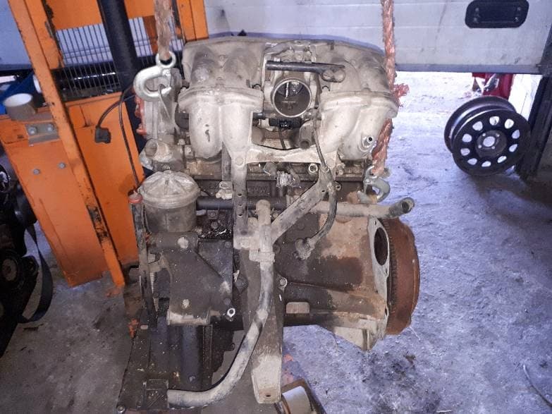 Moteur M40 B18 (184E1) — vue 2